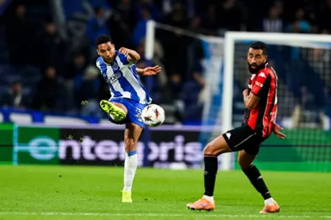 ثلاثية بورتو تقسو على نيس وتزيد من معاناته الأوروبية